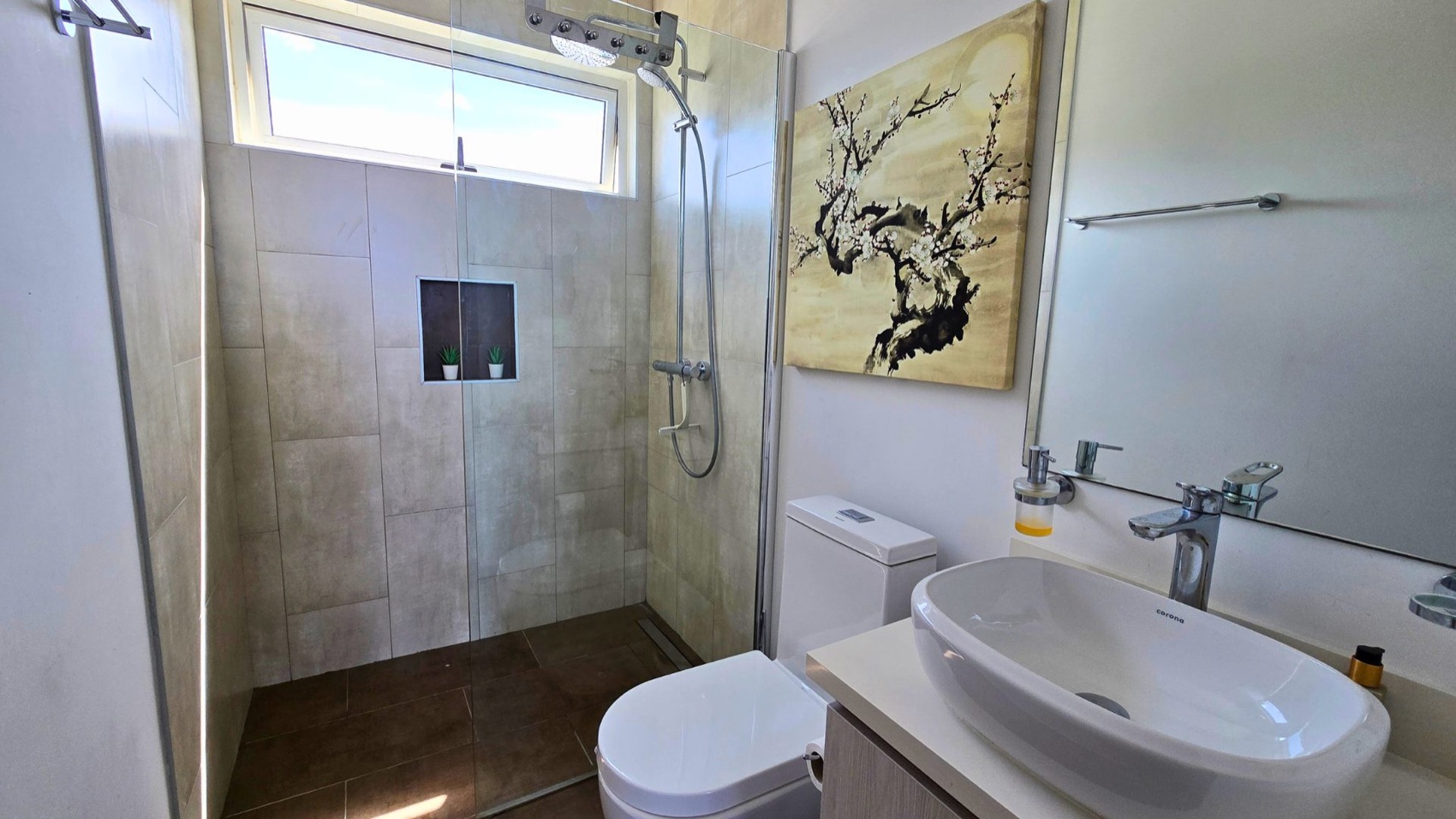 Second bathroom at Cur Azul with a glass walk-in rain shower and a vessel sink